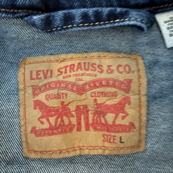 Levi’s Jean Jacket - Picture 2 of 3